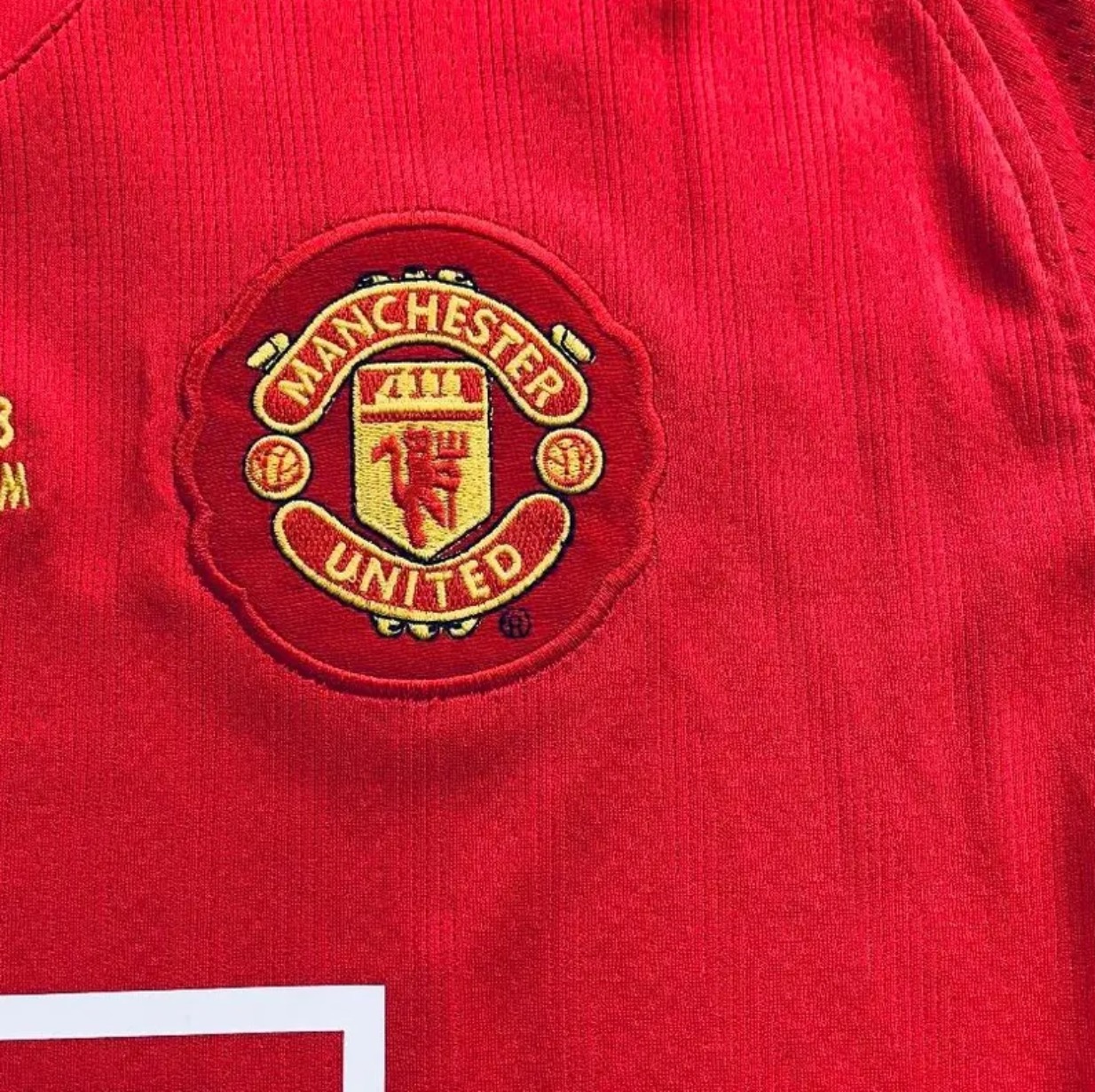 Cristian Ronaldo Vintage Manchester United 2006/07 Home Soccer Jersey Gold Lettering Ballstar Soccer Ball