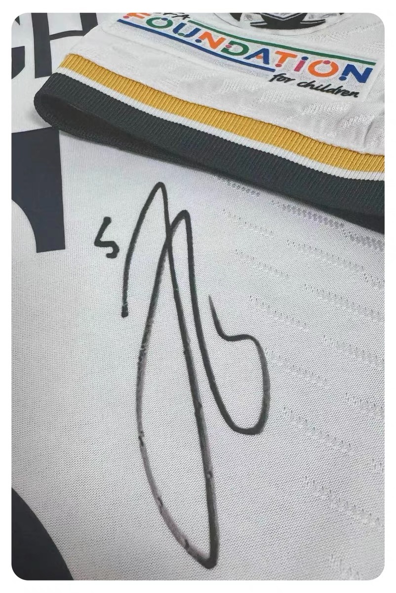 23-24 season Real Madrid home shirt No. 5 Bellingham signed the summer short-sleeved football shirt