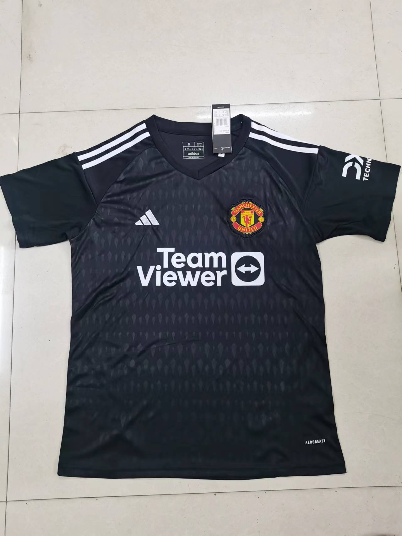 Manchester United away goalkeeping kit for the 23/24 season