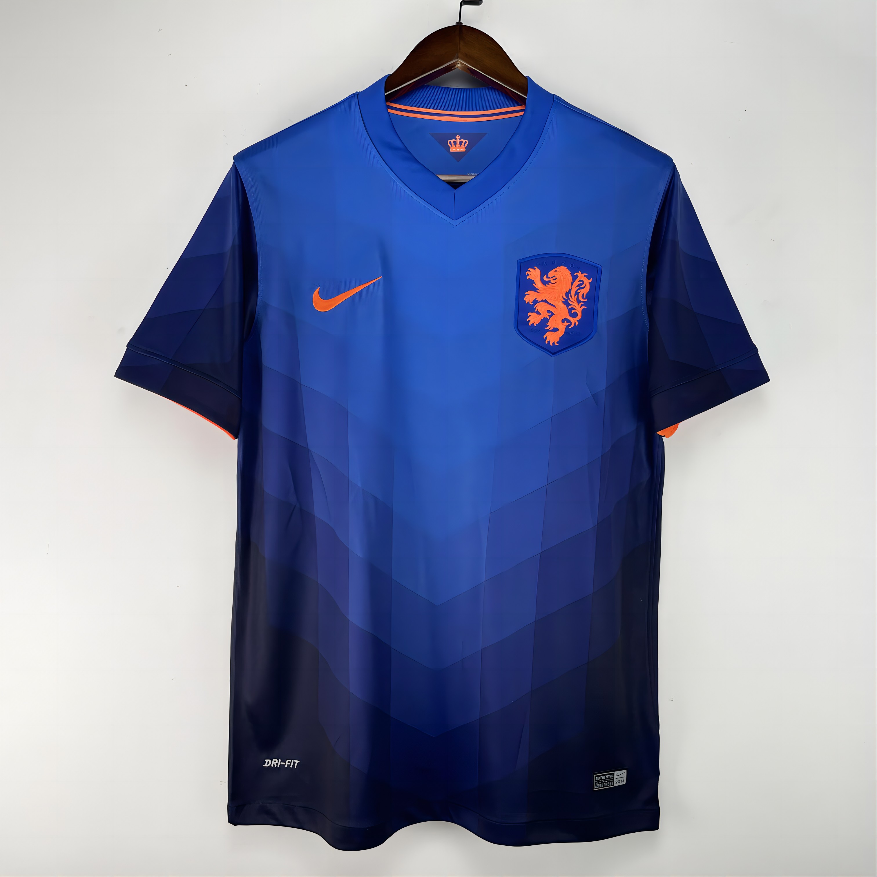 Classic throwback 2014 World Cup Netherlands away shirt Kuittrobensneder van Persie football jersey