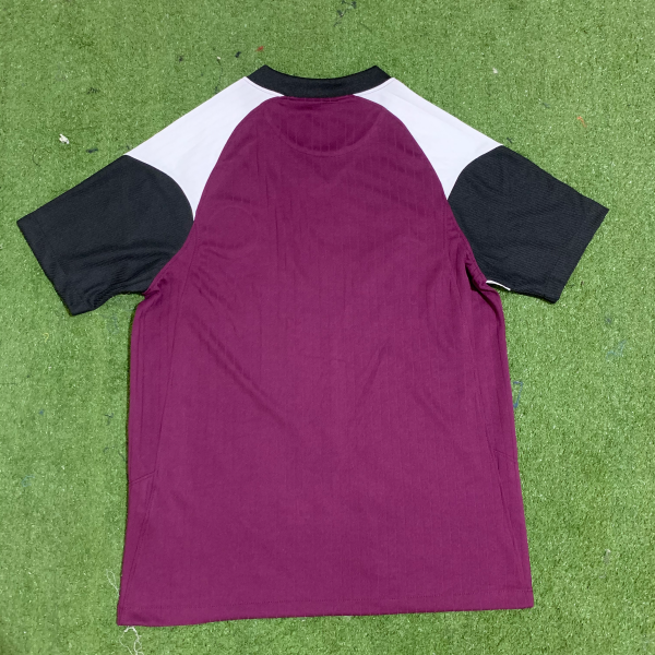 20-21 Two guests in Paris