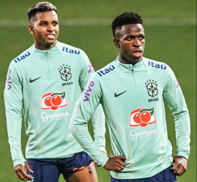 Brazil dominated the game and led at half-time[weirushui]