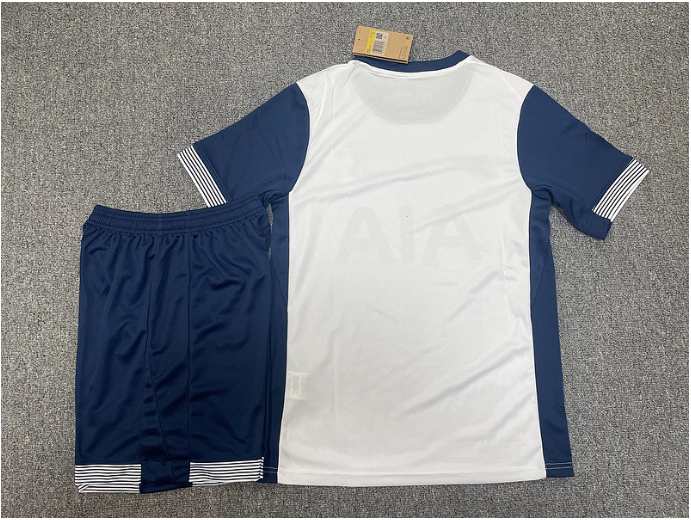 The new 2425 Spurs home and away short-sleeved half-pull training kit for players