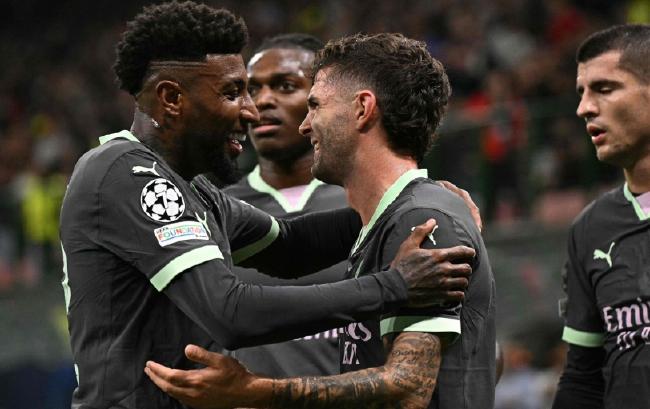 Champions League - Pulisic scores a direct goal from a corner for AC Milan 3-1 Brugge[weirushui]