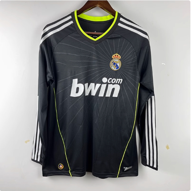 10-11 Real Madrid shirt Champions League edition No. 7 Cristiano Ronaldo 8 Kaka retro football shirt long sleeve away