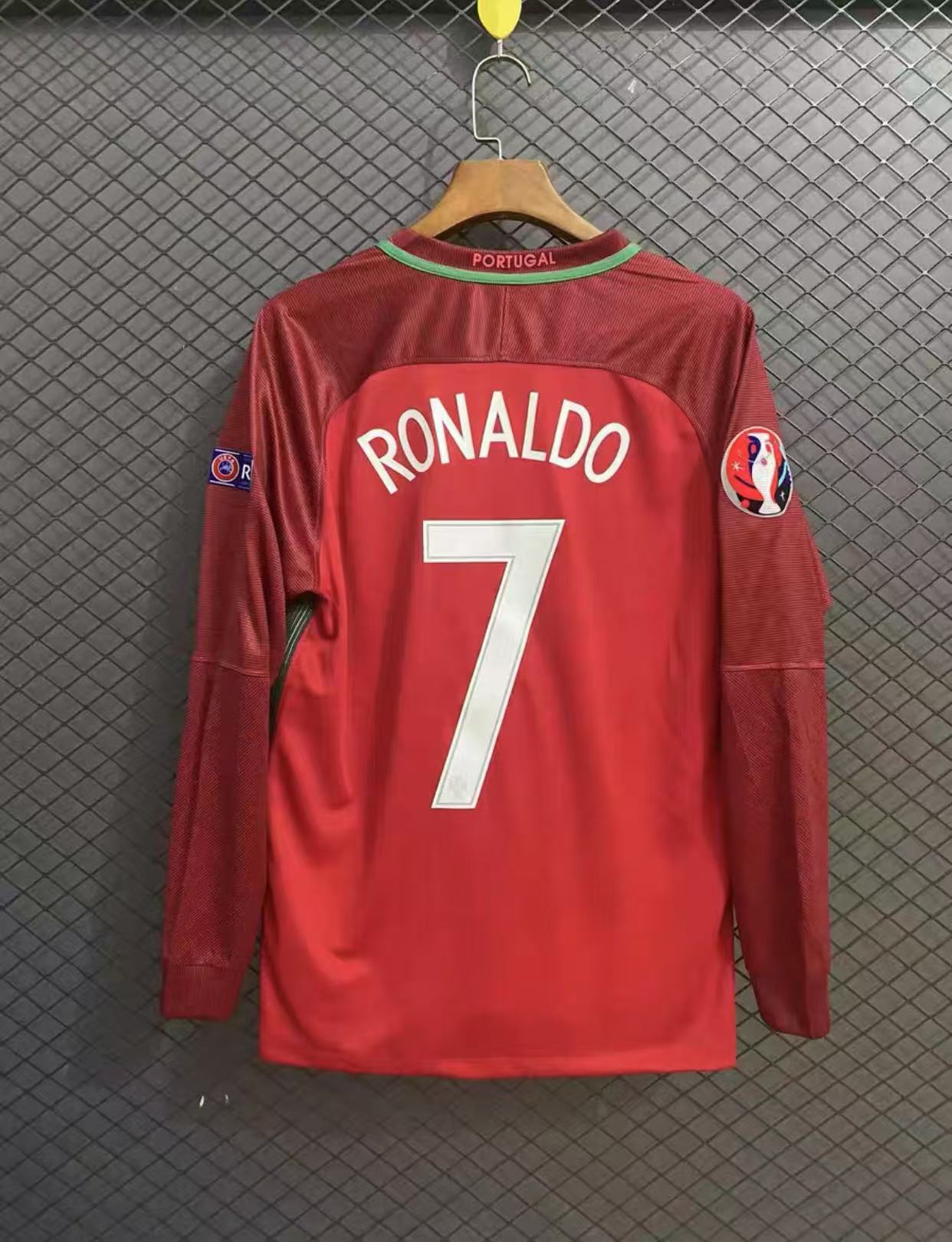 2016 European Cup Portugal home retro fan version long-sleeved jersey No. 7 C Ronaldo football uniform