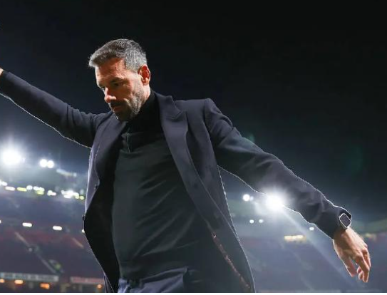 Manchester United's record of three managers this season Ruud van Nistelrooy has the best results and Amorim is the worst(danyu)