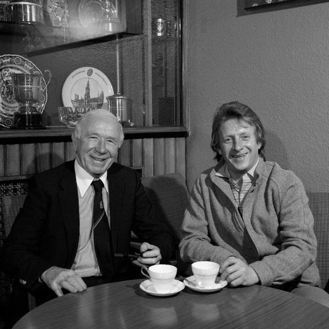 Manchester United in memory of Sir Denis Law & Busby: Two great Scots reunited  [jiayu] 