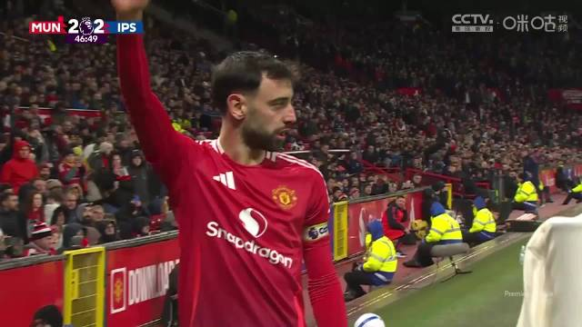 First win in four rounds! 10-man Manchester United complete the reverse in the 27th round of the Premier League... [xueting]