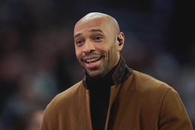 Casemiro is reluctant to part with his high salary and would have to pay compensation if Manchester United wanted to send him away  [jiayu] 