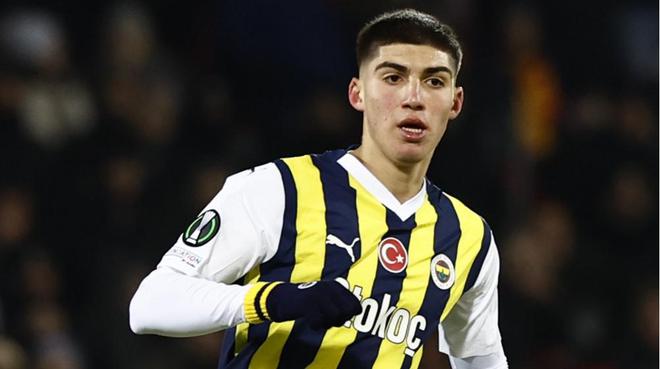 Mirror: Manchester United are interested in signing Fenerbahce defender Aleksiek, a number of big clubs are interested in the competition    [jiayu] 