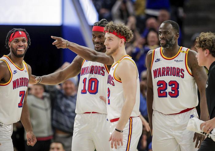 Dripping with joy! The Warriors had season highs in points, assists, steals and fast break points today![WEIRUSHUI]