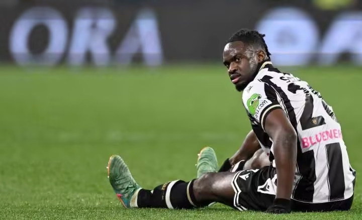 30 million euro price is out! Chelsea, Manchester City and Liverpool are vying for Sole to become the new favourite in the transfer market [xueting]