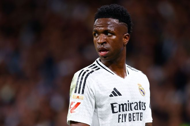 Ancelotti raised his arms and roared! 1-0, Real Madrid scored the winning goal, but Valverde scored a stunning long-range goal to equalize(haojie)