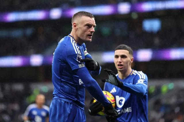 Stay in the Premier League! It is reported that Wolves are interested in signing Vardy, who is regarded as a replacement for Cunha    [jiayu] 