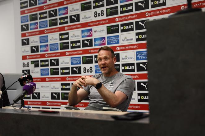 The interim manager of the Saints: To end this season with dignity, the players must have the courage to take on Manchester City  [jiayu] 