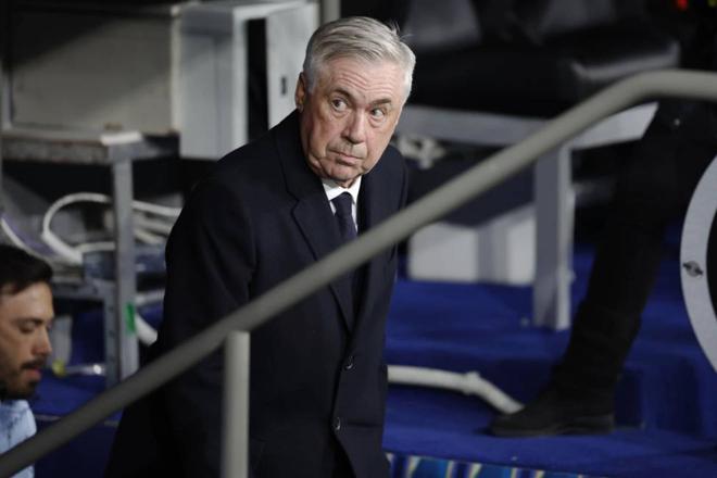 TA: Real Madrid is expected to officially announce Ancelotti's departure within this week. Real Madrid fans demanded that Florentino Perez resign  [jiayu] 