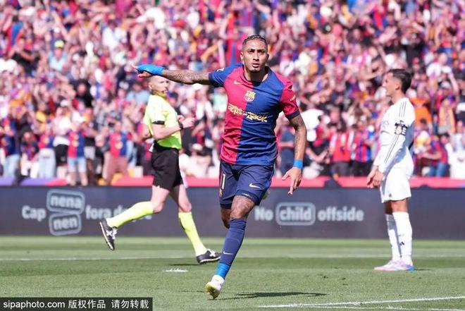 Four kills of the season! In La Liga, Mba scored a hat-trick and Rafi scored two goals. Barcelona 4-3 Real Madrid leads by seven points  [jiayu] 