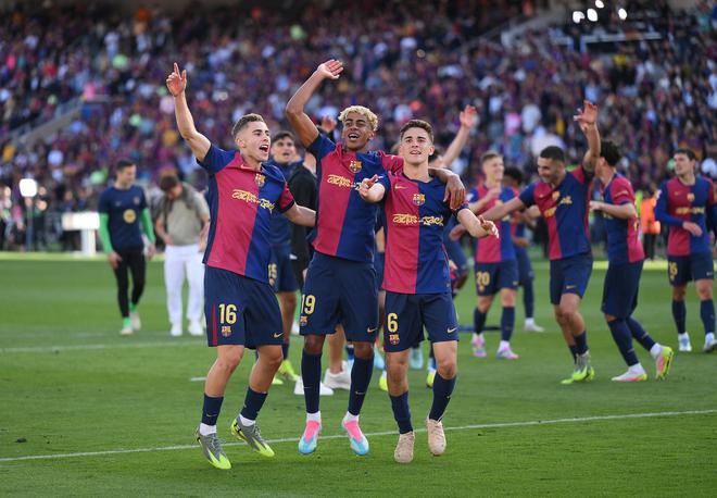 La Liga - Barcelona 4-3 Real Madrid leads by 7 points. Raphinha scores twice and Mbappe gets a hat-trick[KUI]