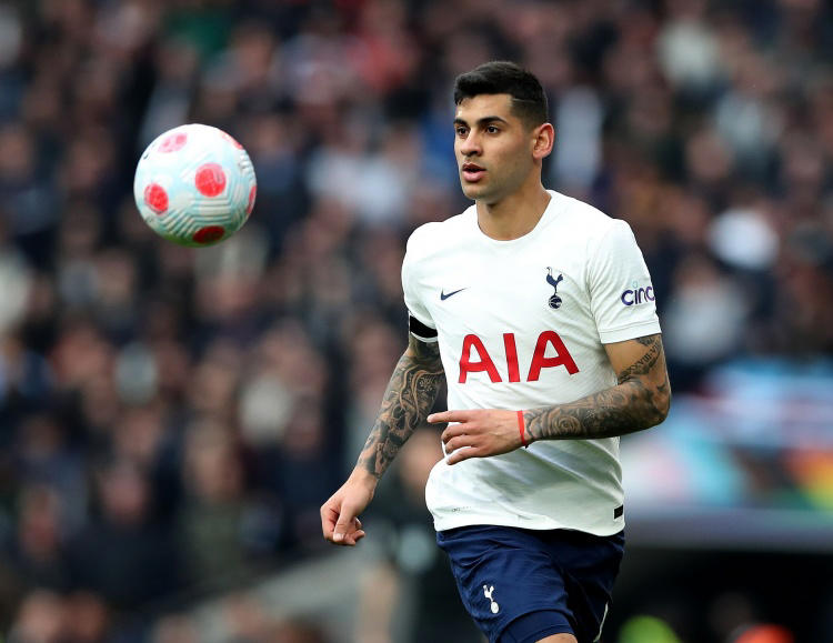 Marca: Atletico Madrid aims to sign Tottenham's center-back Cristiano Romero and is looking for a replacement for Correa [xueting]