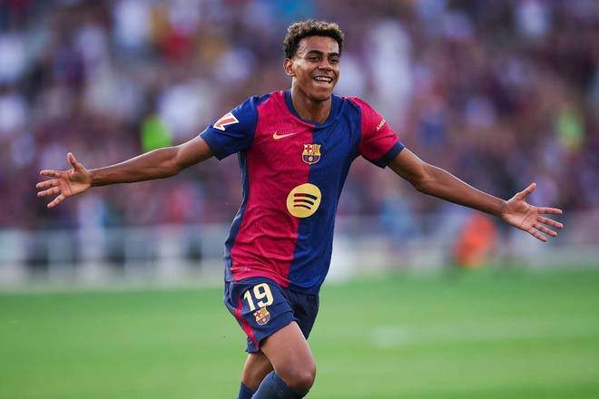 Cristiano Ronaldo is approaching the top ten! The latest odds for the Ballon d 'Or have been released. Mbappe is in fourth place and Messi is on the list.