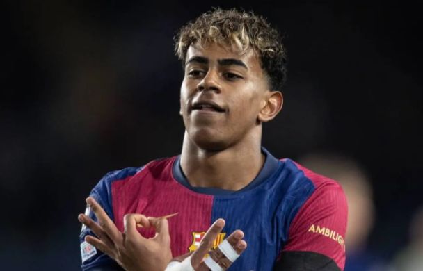 FC Barcelona: Today, the club will officially announce that Yamar will wear the number 10 jersey. | Deco | Leo Messi | Pelusito | Barcelona team | Ronaldinho | Barcelona club