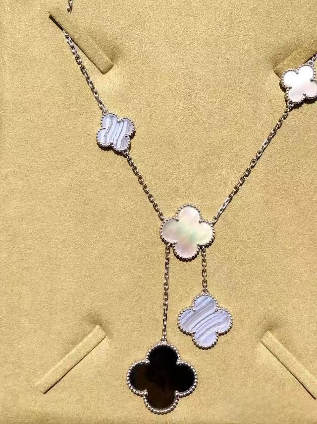 Van Cleef & Arpels  necklace