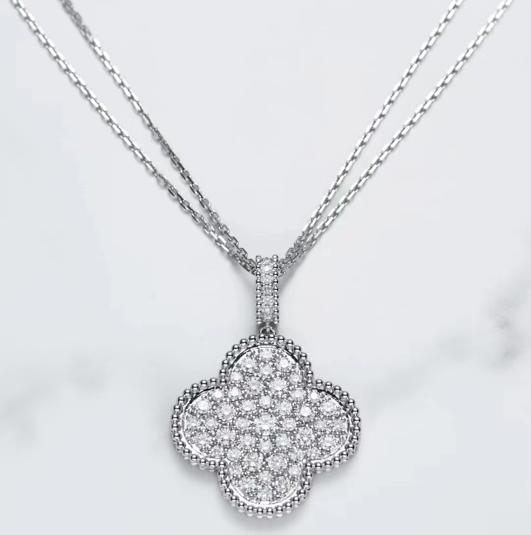 Van Cleef & Arpels pendant necklace