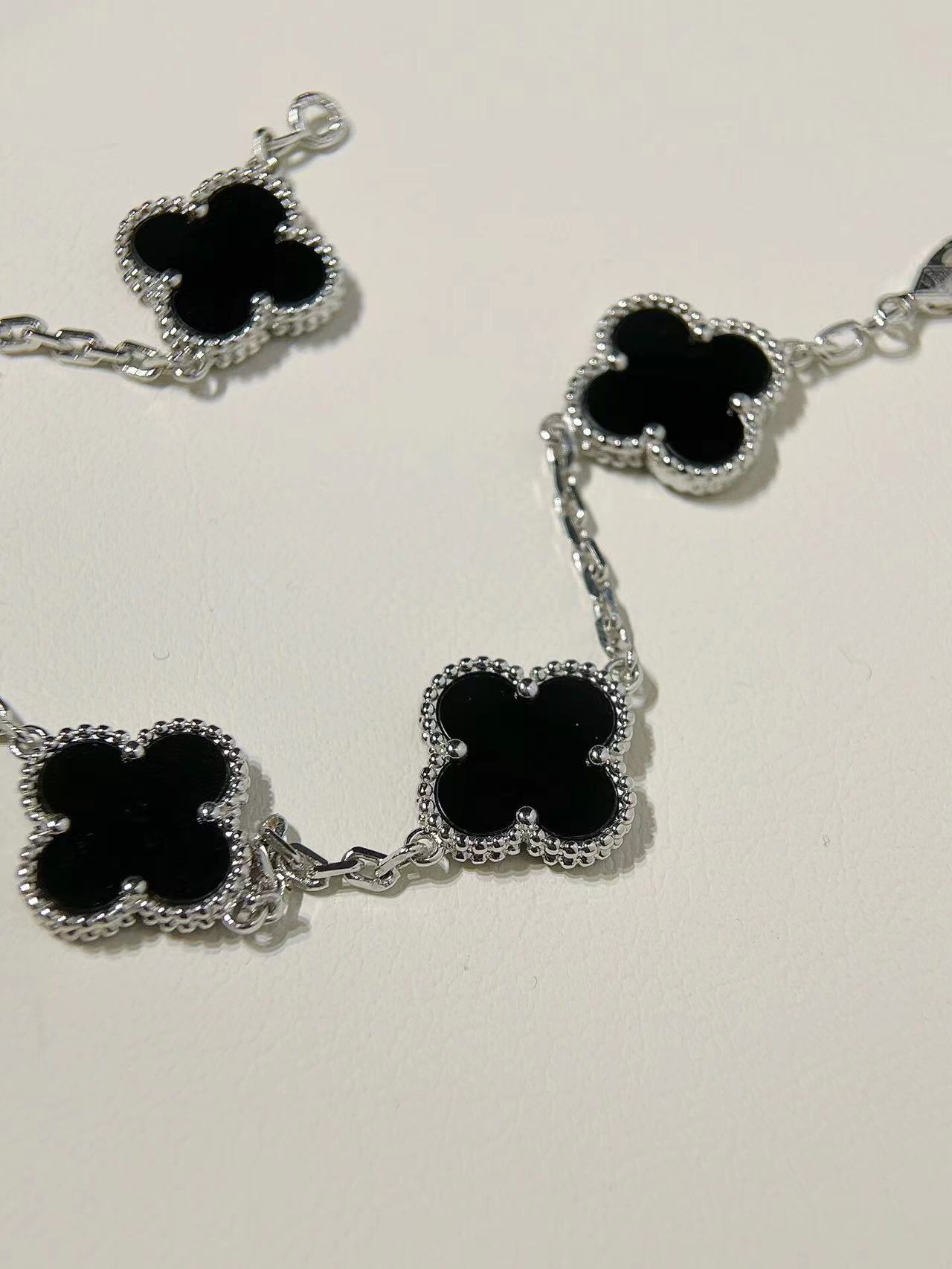 Van Cleef & Arpels Bracelets