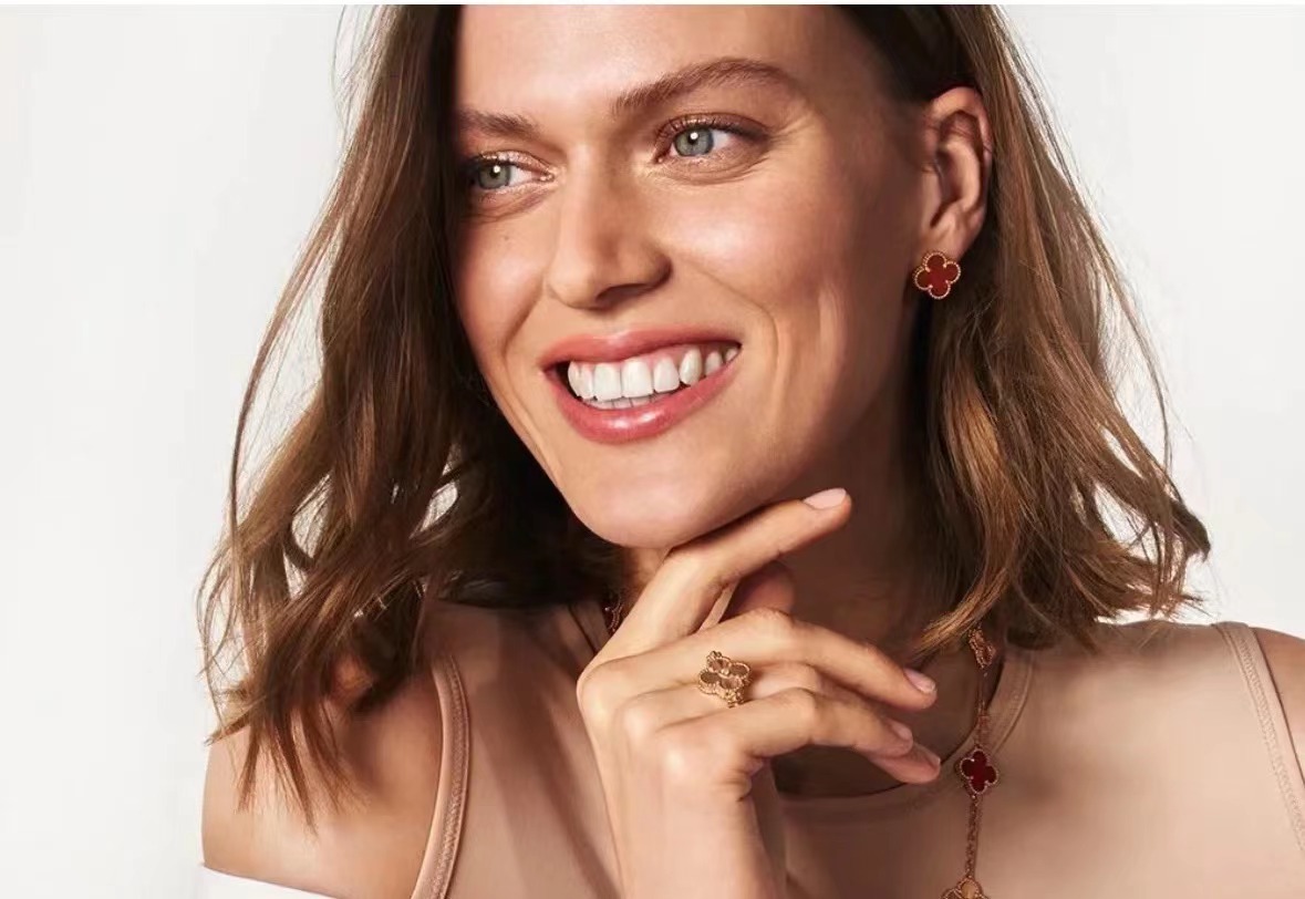 Van Cleef & Arpels series