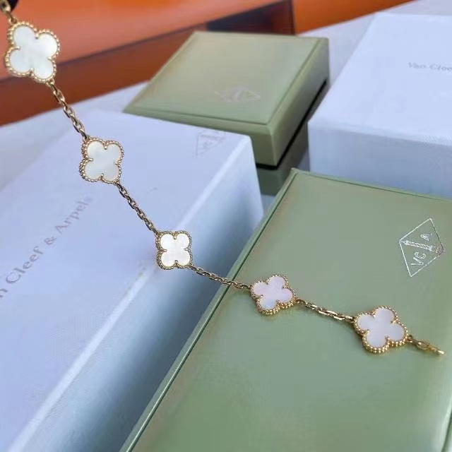 Van Cleef & Arpels bracelet