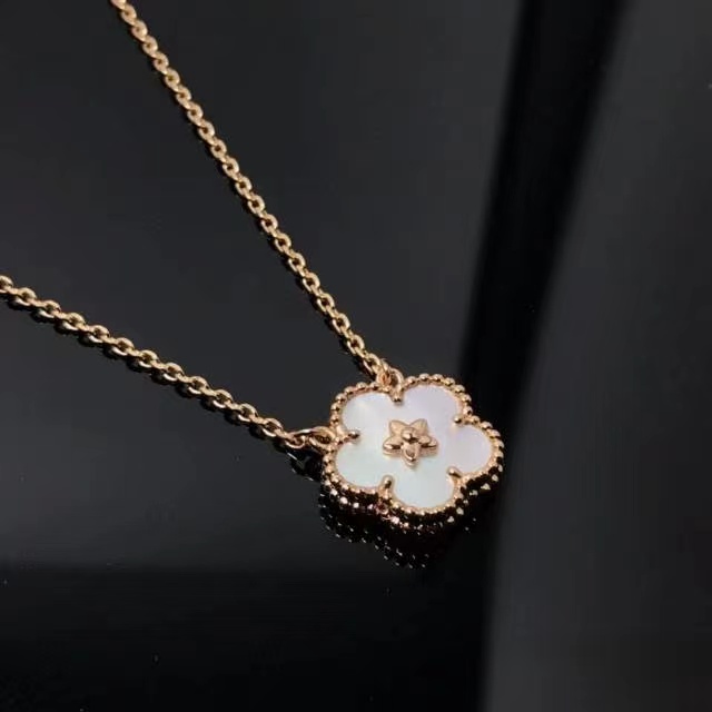 Van Cleef & Arpels  necklace