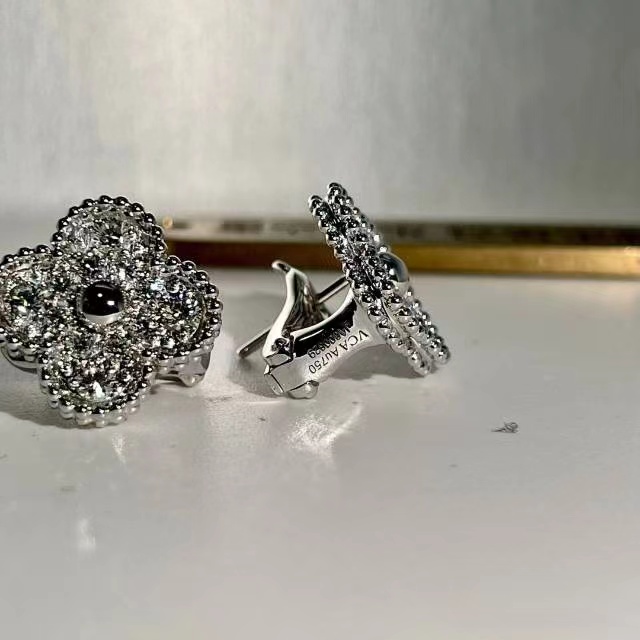 Van Cleef & Arpels Earrings