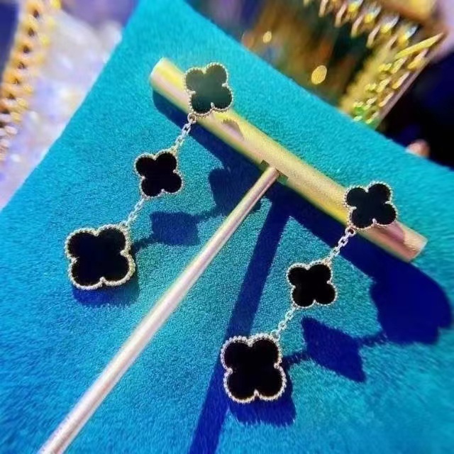 Van Cleef & Arpels Earrings