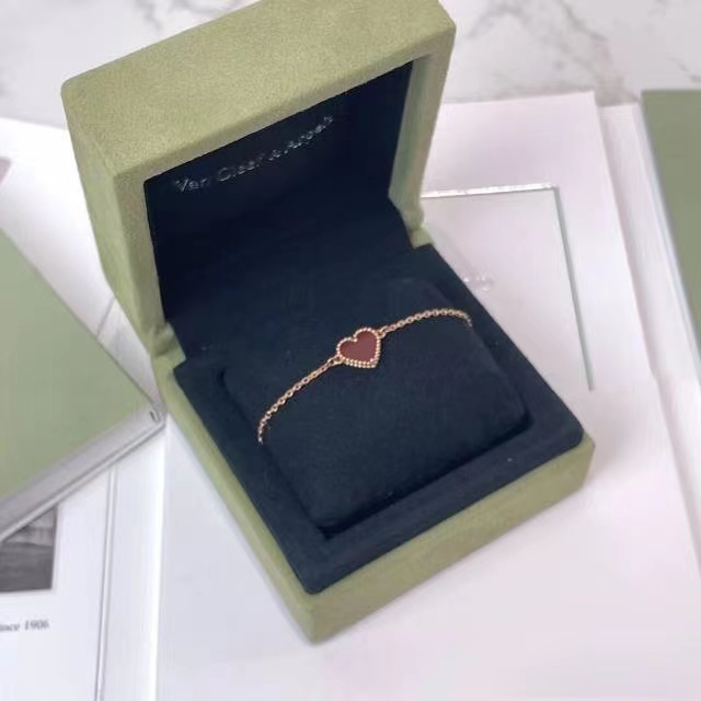 Van Cleef & Arpels Bracelets