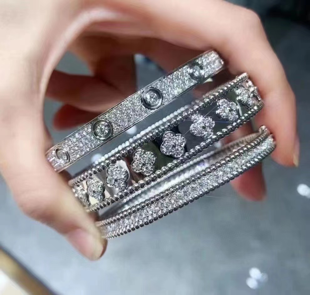 Van Cleef & Arpels Perlée diamonds bracelet