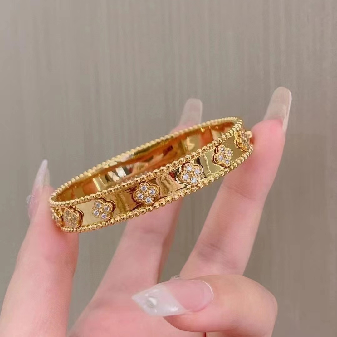 Van Cleef & Arpels bracelet