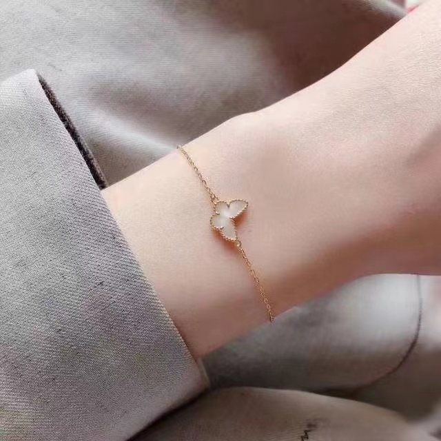 Van Cleef & Arpels Bracelets