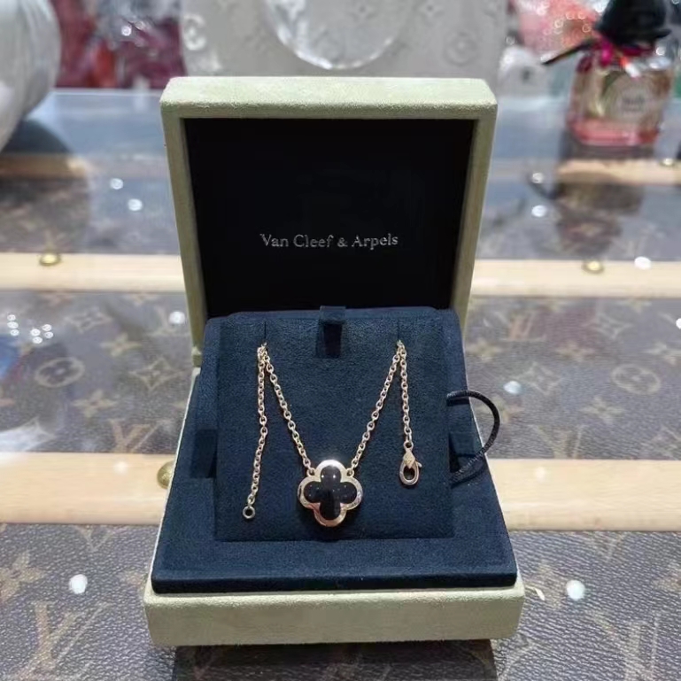 Van Cleef & Arpels necklace