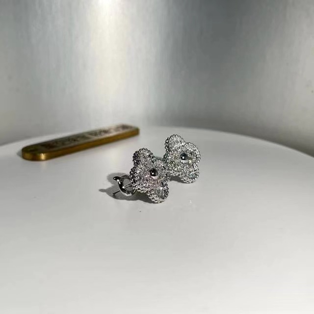 Van Cleef & Arpels Earrings