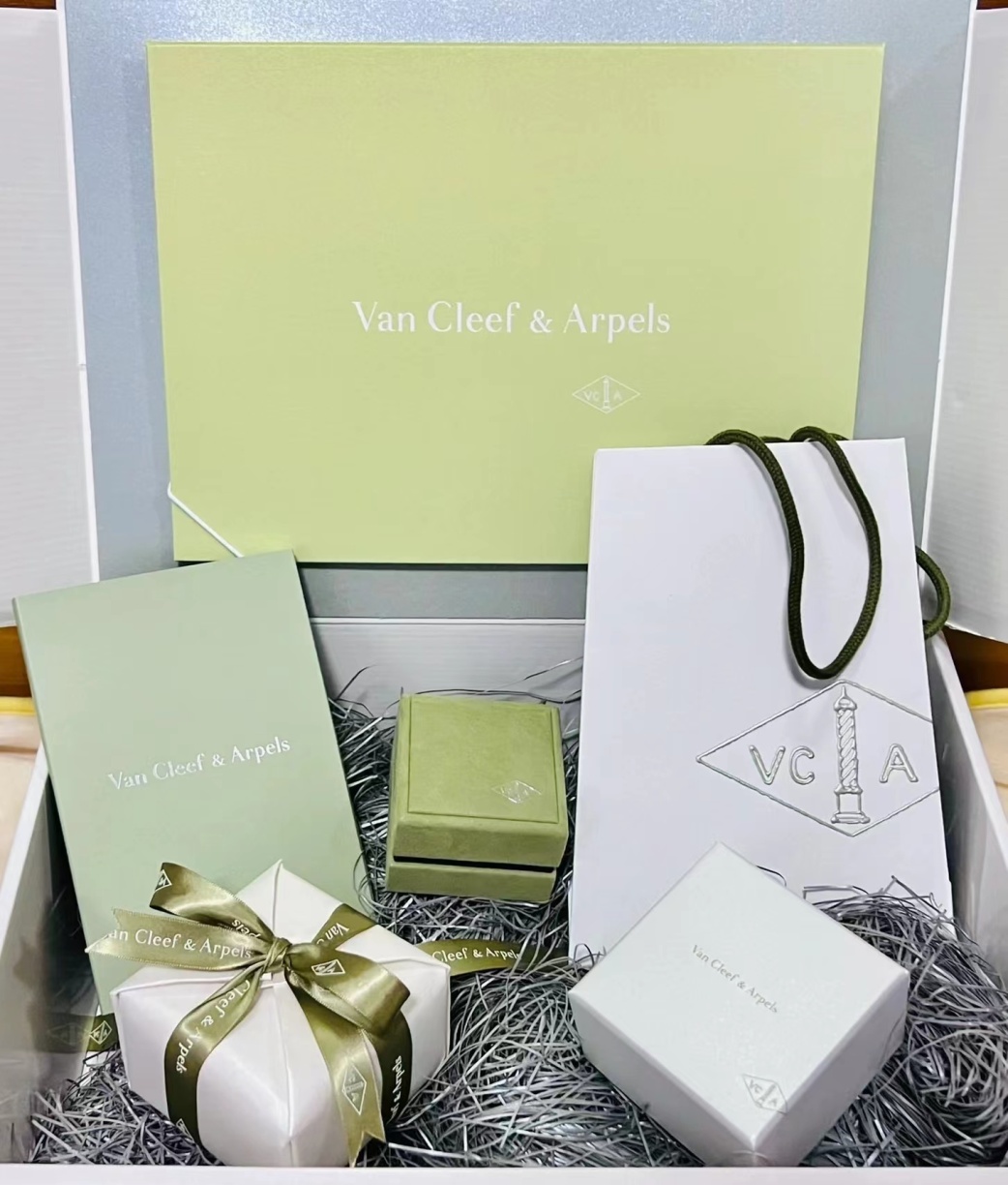 Van Cleef & Arpels Ring