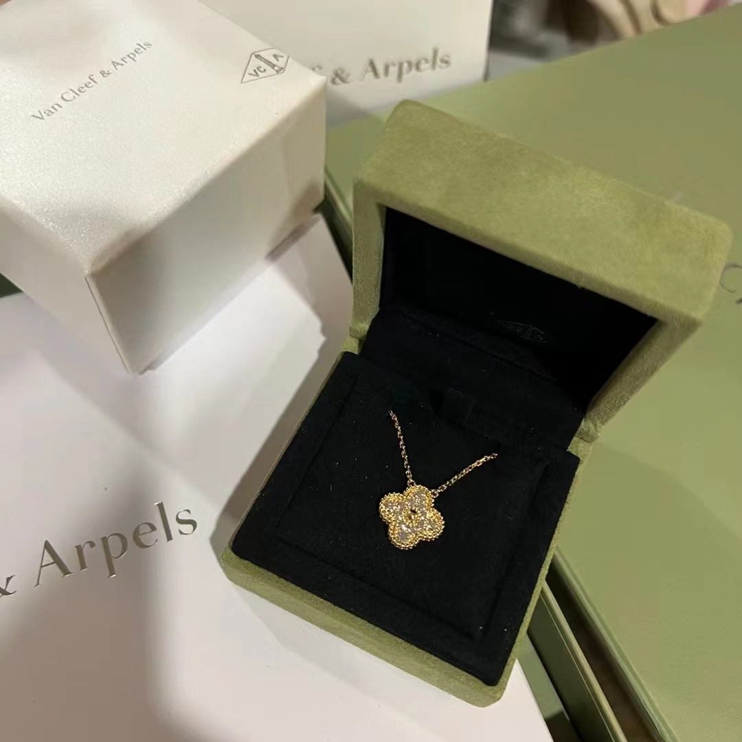 Van Cleef & Arpels  necklace