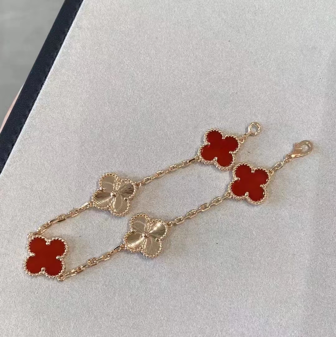 Van Cleef & Arpels Bracelets