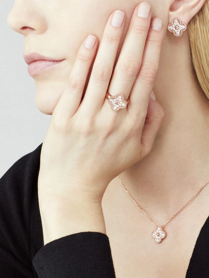 Van Cleef & Arpels  necklace