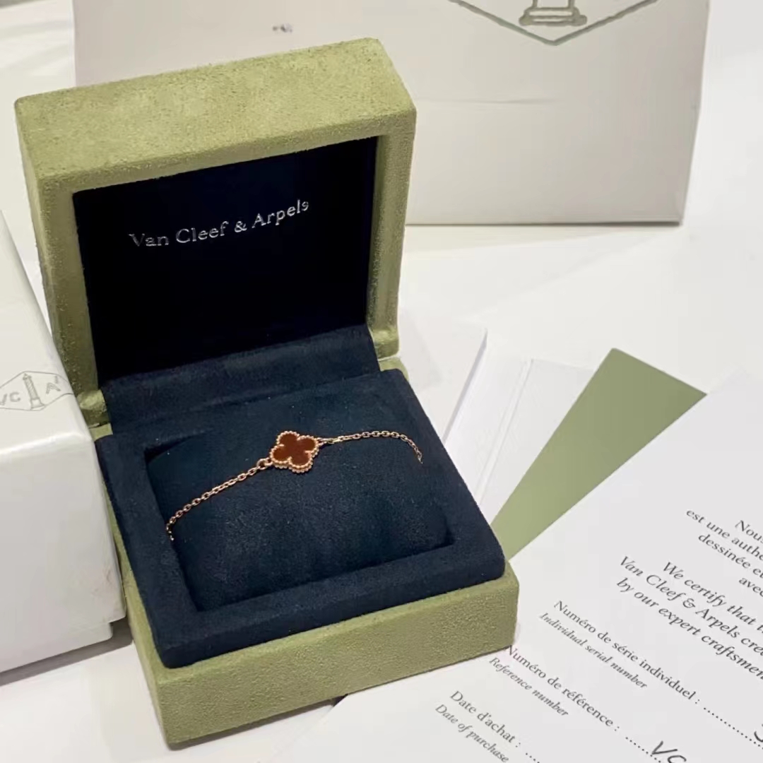 Van Cleef & Arpels Bracelets