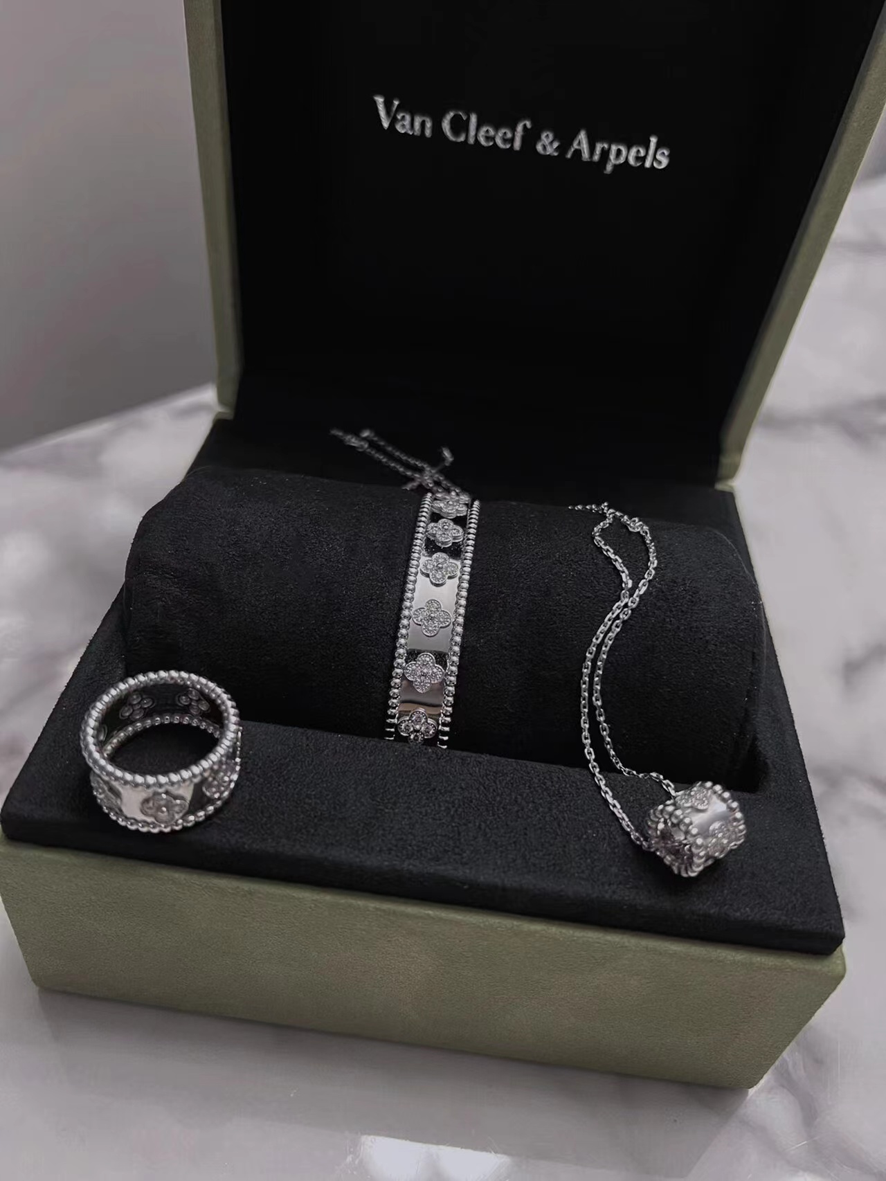 Van Cleef & Arpels Ring