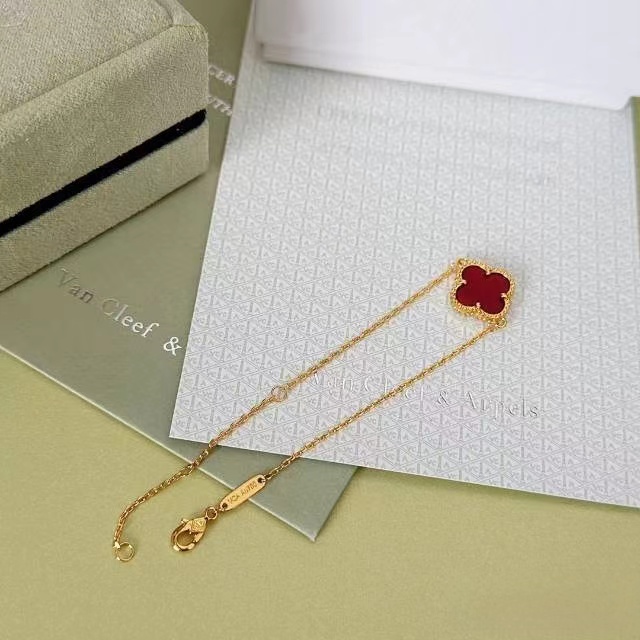 Van Cleef & Arpels Bracelets