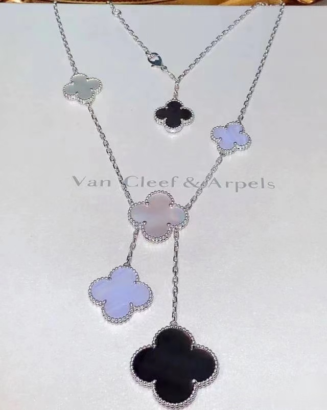 Van Cleef & Arpels  necklace