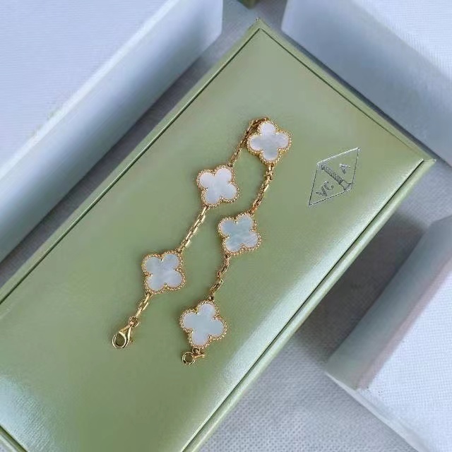 Van Cleef & Arpels bracelet