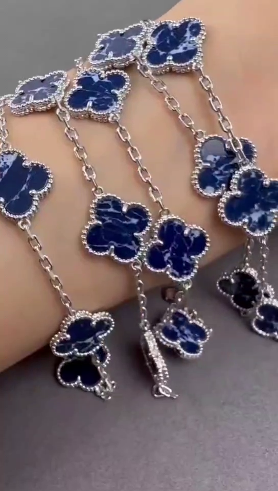 Van Cleef & Arpels Vintage Alhambra necklace